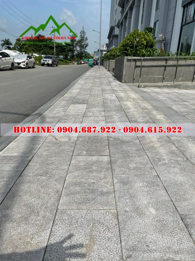 đá xanh đen băm mặt lát vỉa hè