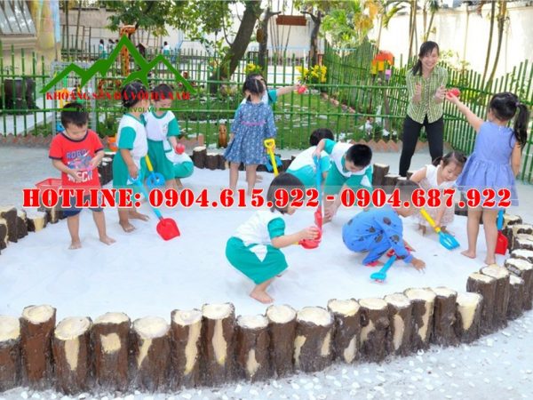 cat-trang-rai-san-choi-truong-hoc