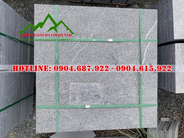 đá xánh đen băm mặt lát sân