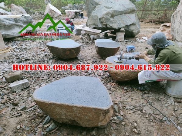 xưởng chế tác bàn ghế đá cuội