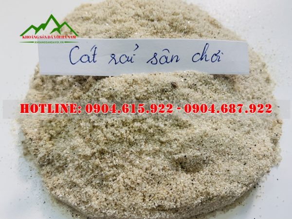 cat-trang-rai-san-choi-truong-hoc