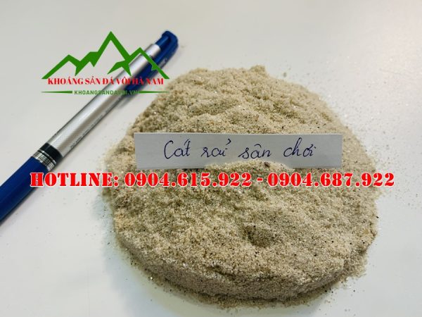cat-trang-rai-san-choi-truong-hoc