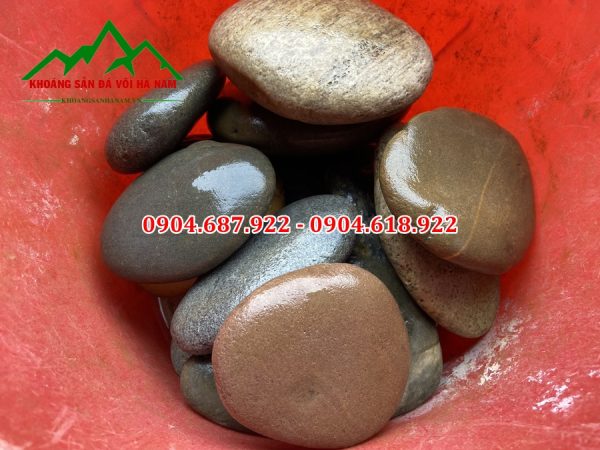 Đá cuội gắn tường