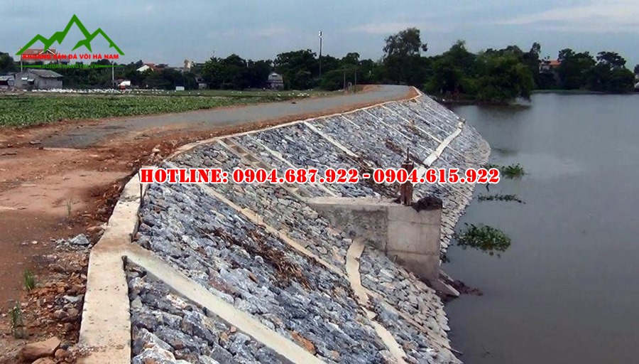 Đá học kè sông