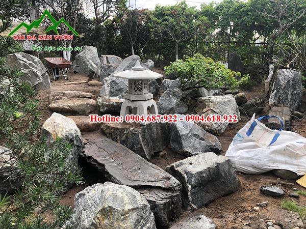 cung cấp đèn đá sân vườn